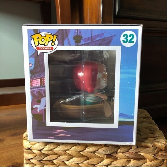 Funko Pop Town: Disney Classics: Smee with Skull Rock #32 Limited Edition - Picture 2 of 5
